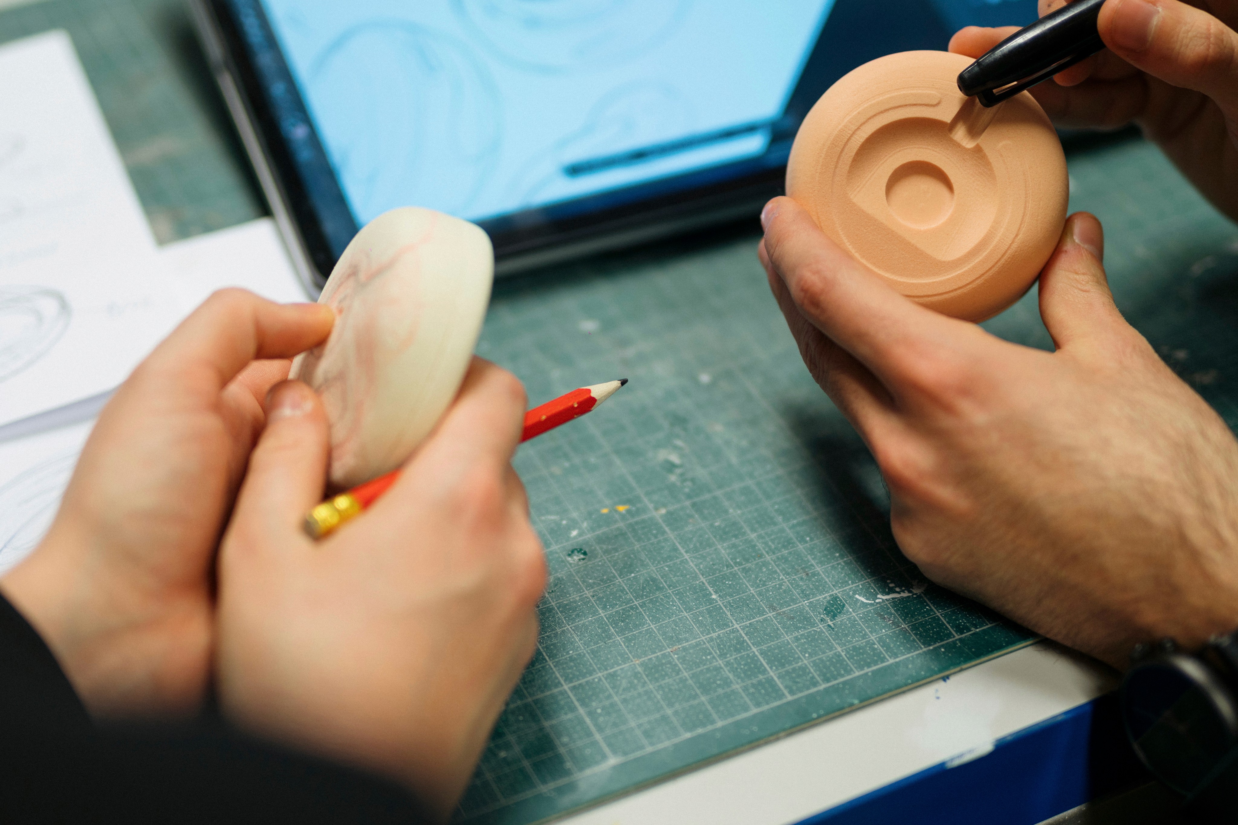 SOUNE device on a desk in an open office workspace environment