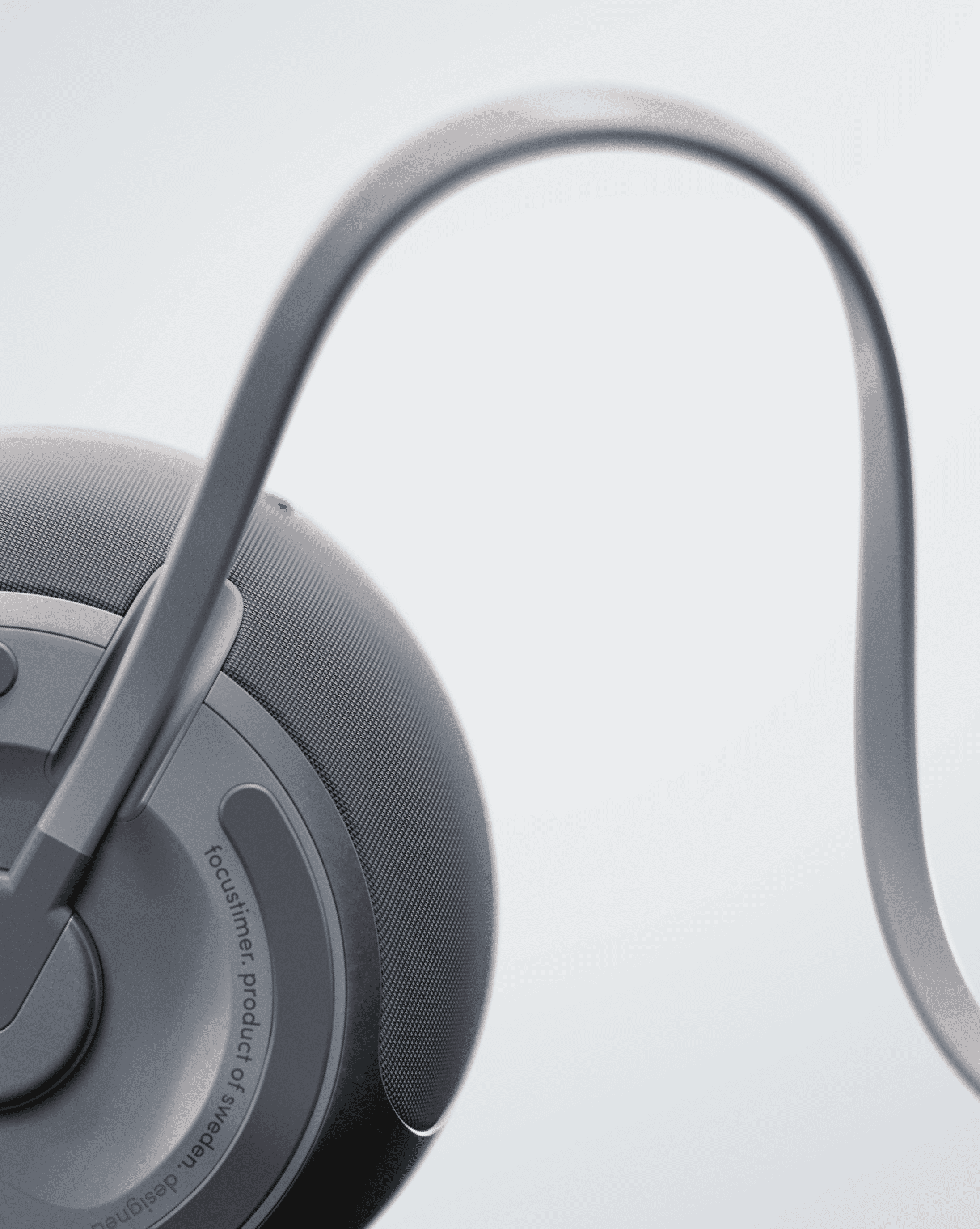 SOUNE device showing focus mode animation with gradient light ring