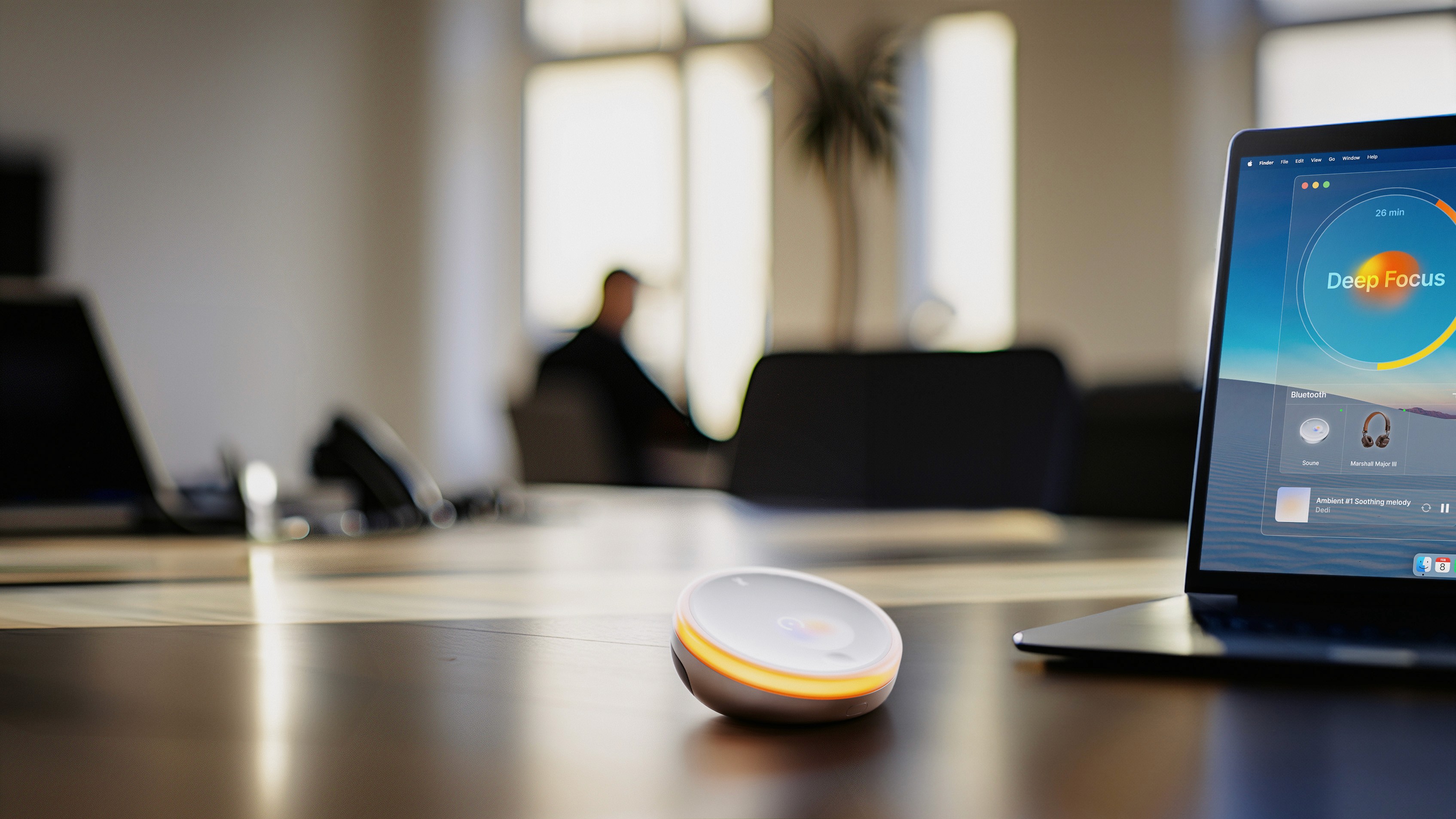 SOUNE device showing product features and design details